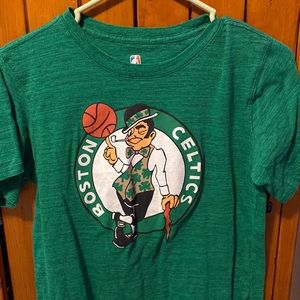Boston Celtics youth size XL tee